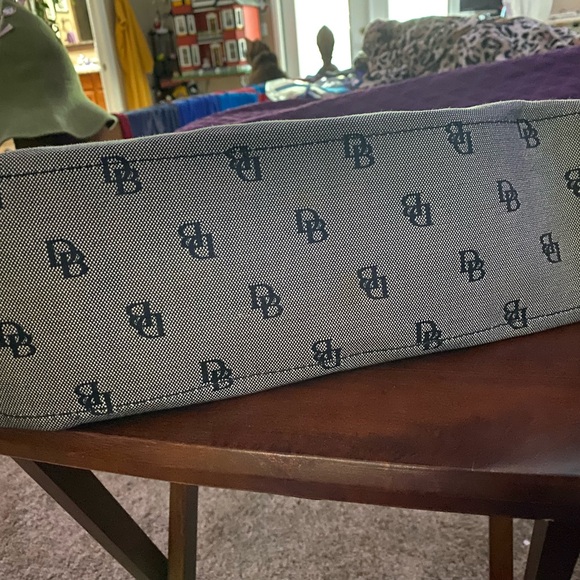 Dooney Bourke purse - Picture 4 of 8